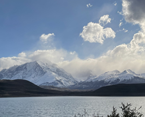 Plus Nutritionin ravitsemusterapeutti kisamatkalla Patagonian luonnonpuistossa Chilessä 2024. Maisemakuva.