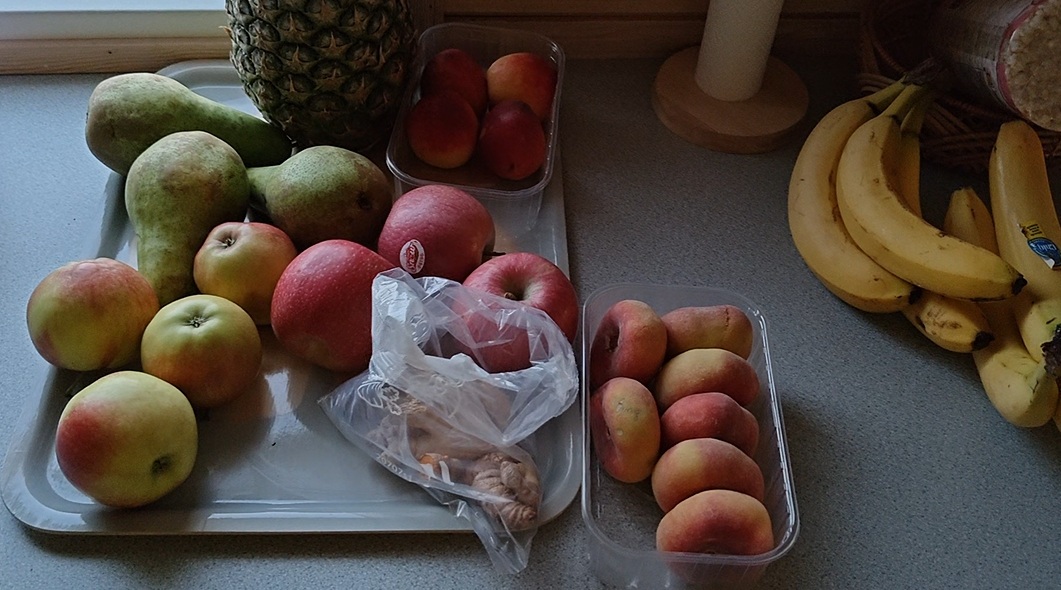 Valmiistautumista ultrajuoksuun, NUTS 83 km. Hedelmävalikoima. PLuS Nutrition. Laillistettu ravitsemusterapeutti ja urheiluravitsemuksen asiantuntija, Petri Luhio. Ylämäkijuoksua.