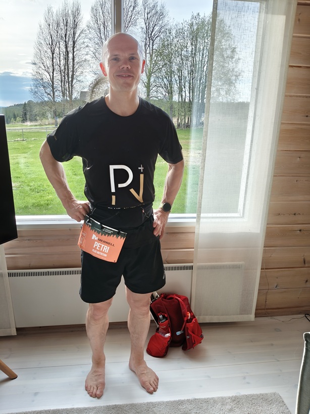 Valmiina ultrajuoksuun, NUTS 83 km. PLuS Nutrition. Laillistettu ravitsemusterapeutti ja urheiluravitsemuksen asiantuntija, Petri Luhio. Ylämäkijuoksua.