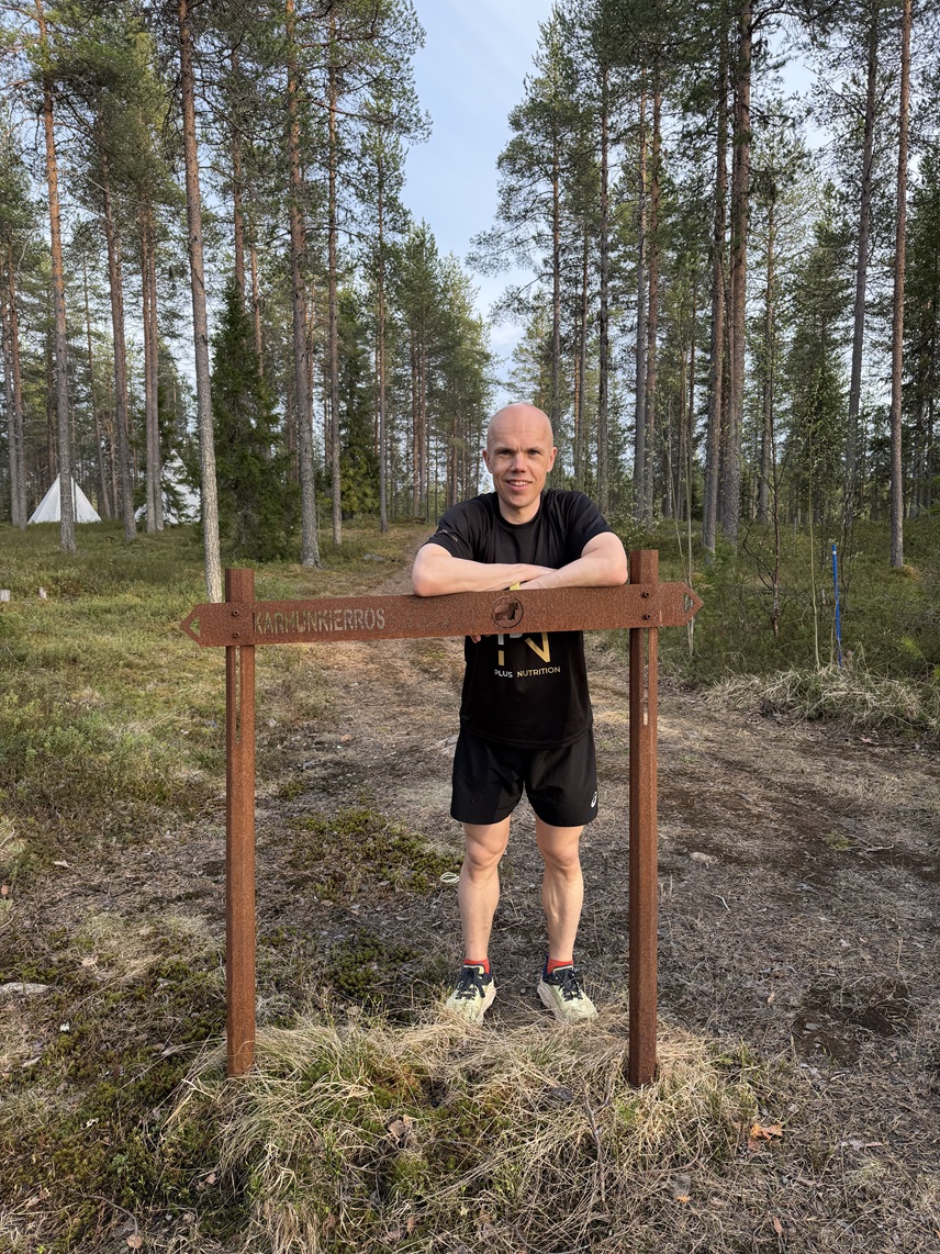 Valmiina ultrajuoksuun, NUTS 83 km. PLuS Nutrition. Laillistettu ravitsemusterapeutti ja urheiluravitsemuksen asiantuntija, Petri Luhio. Ylämäkijuoksua.